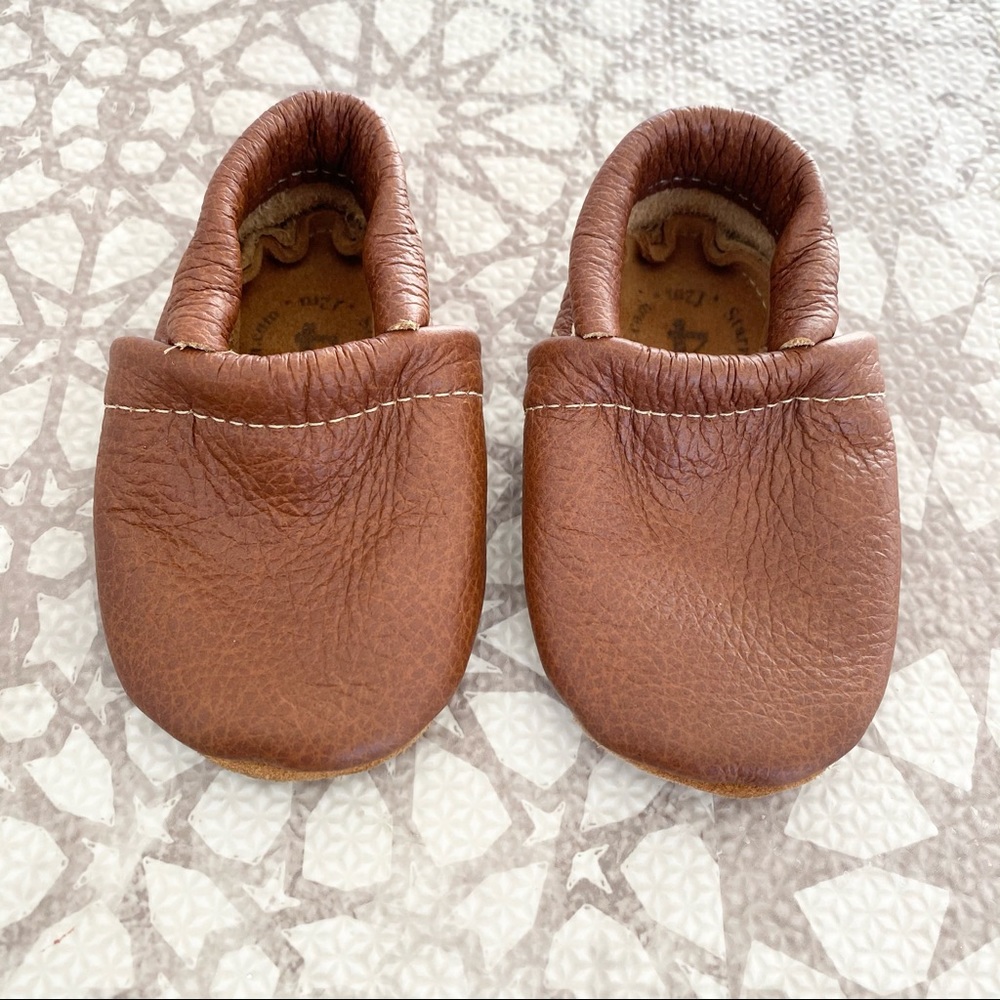 Starry Knight Design baby boy brown leather moccasins size 4 like new
